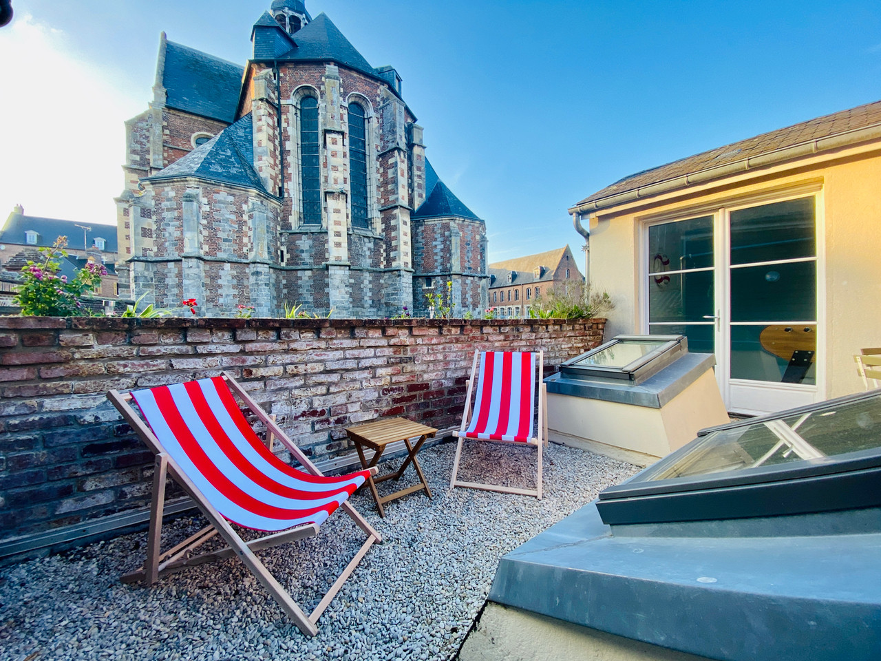 GreenGo La casa de la mouette rieuse : une charmante maison avec terrasse bucolique au coeur historique d'Eu