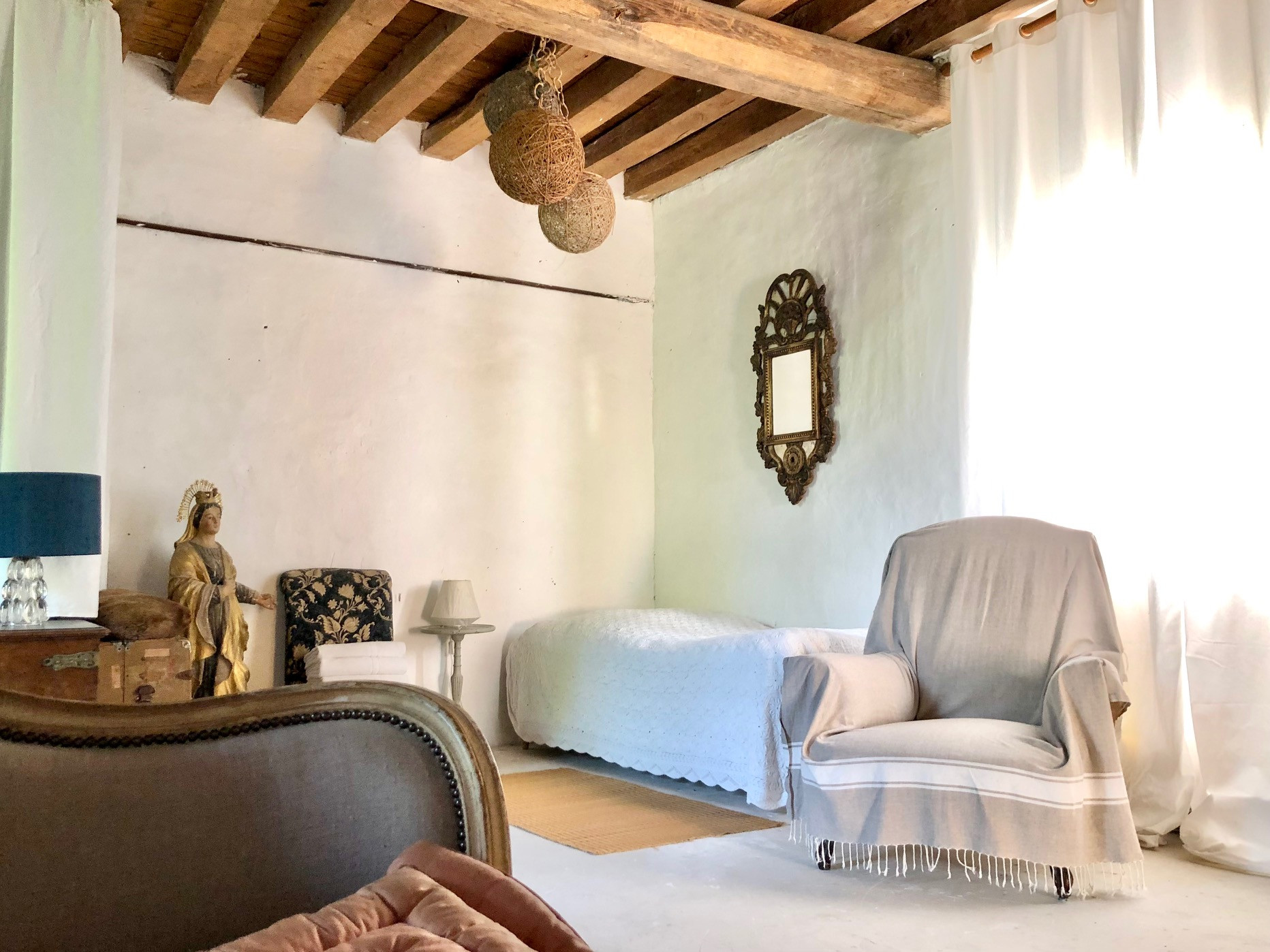 GreenGo Charmante retraite, idéale artistes ou intellectuels dans grande maison rustique Xviie en rénovation