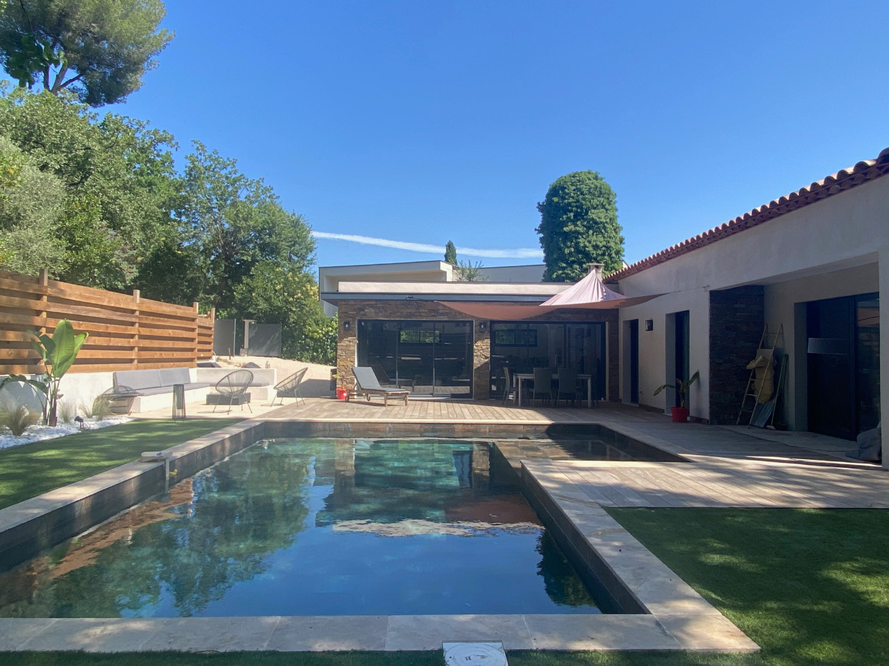 GreenGo Superbe villa moderne récente, 3 chambres / 6 personnes, piscine, au calme à deux pas de Cannes