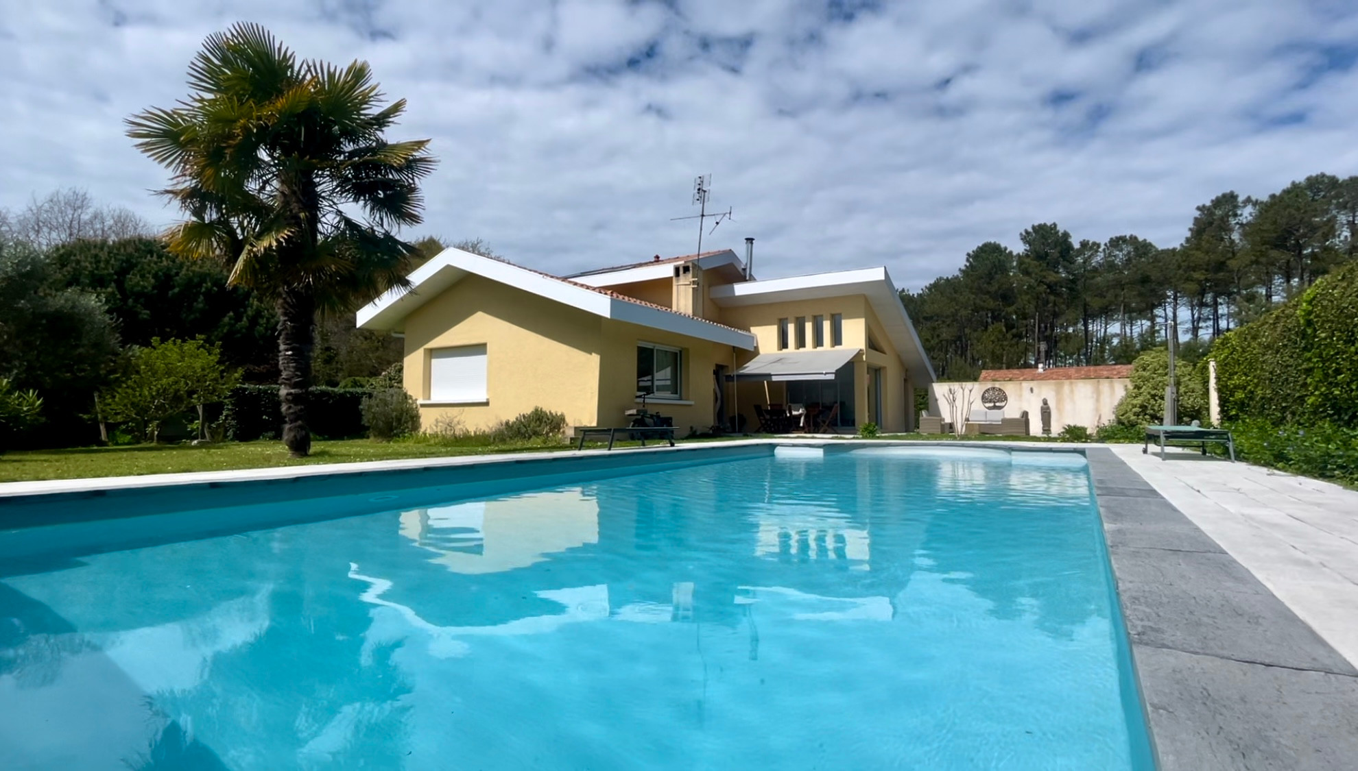 Belle Villa d'architecte, entre lac et océan