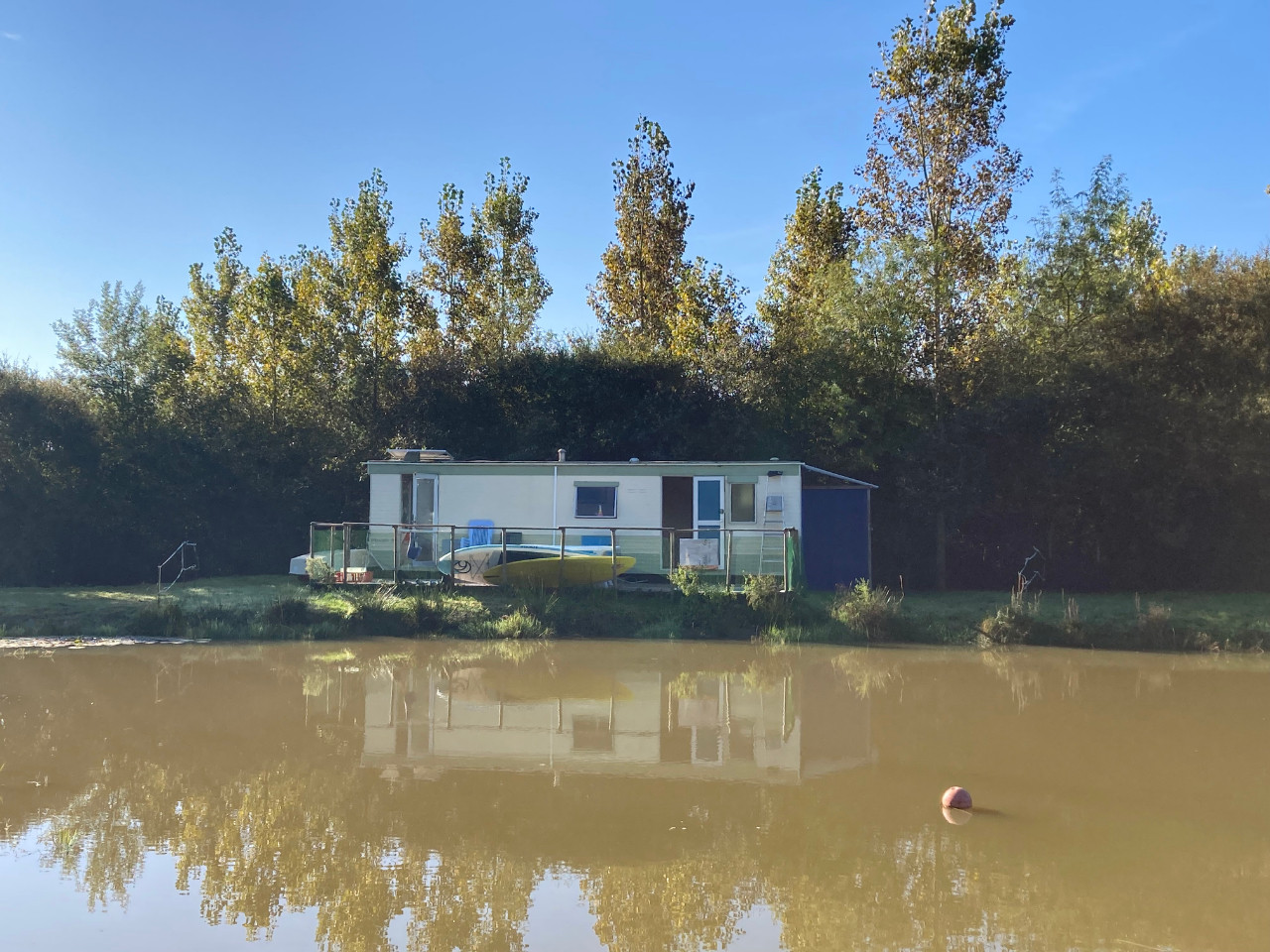 GreenGo Mobilhome en bord d un étang