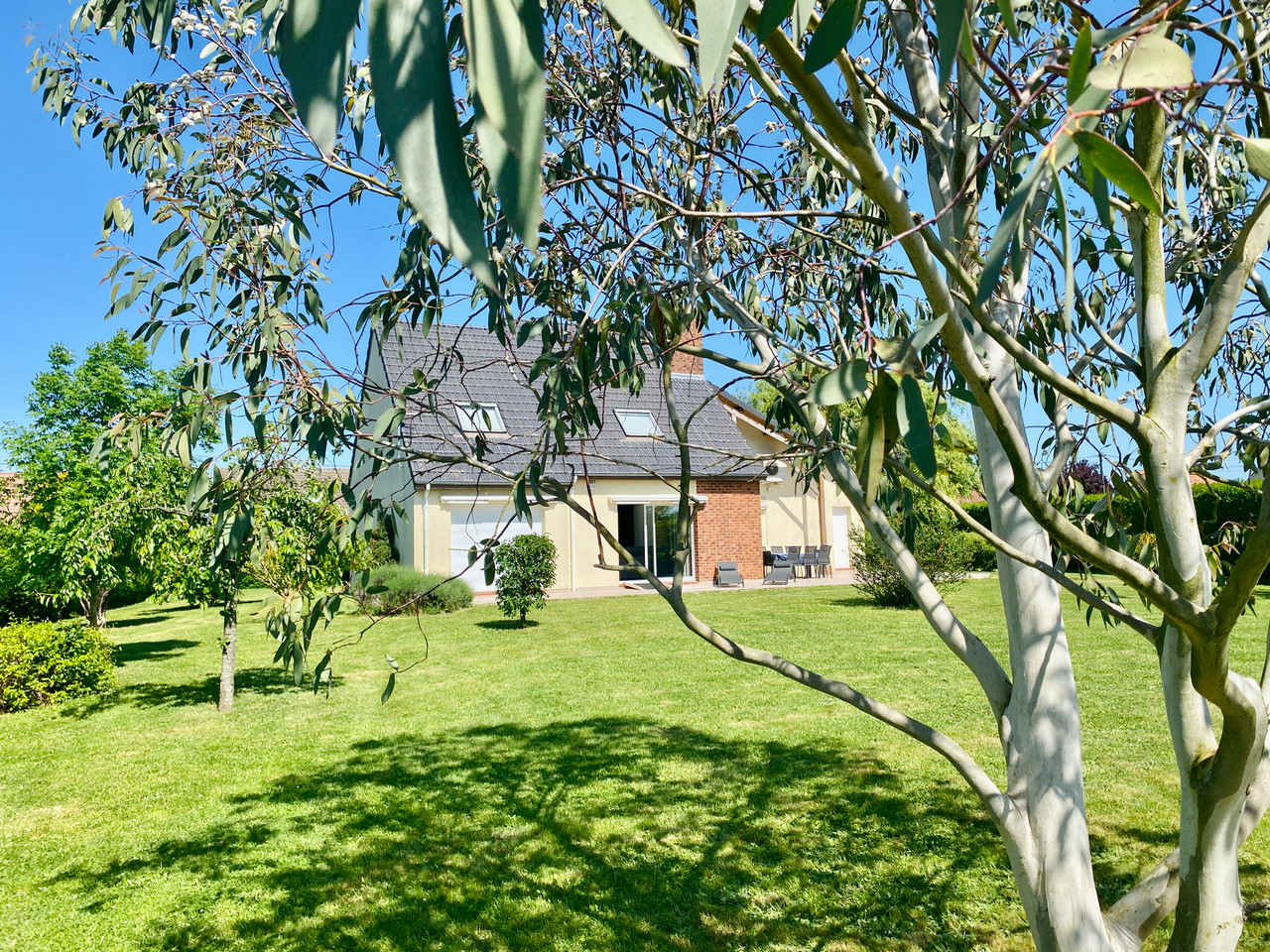 GreenGo Chez Lucie et Compagnie : un pavillon familial avec beau jardin pour 11 personnes à Vron