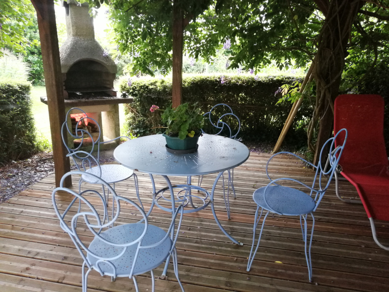 Logement spacieux entouré de verdure
