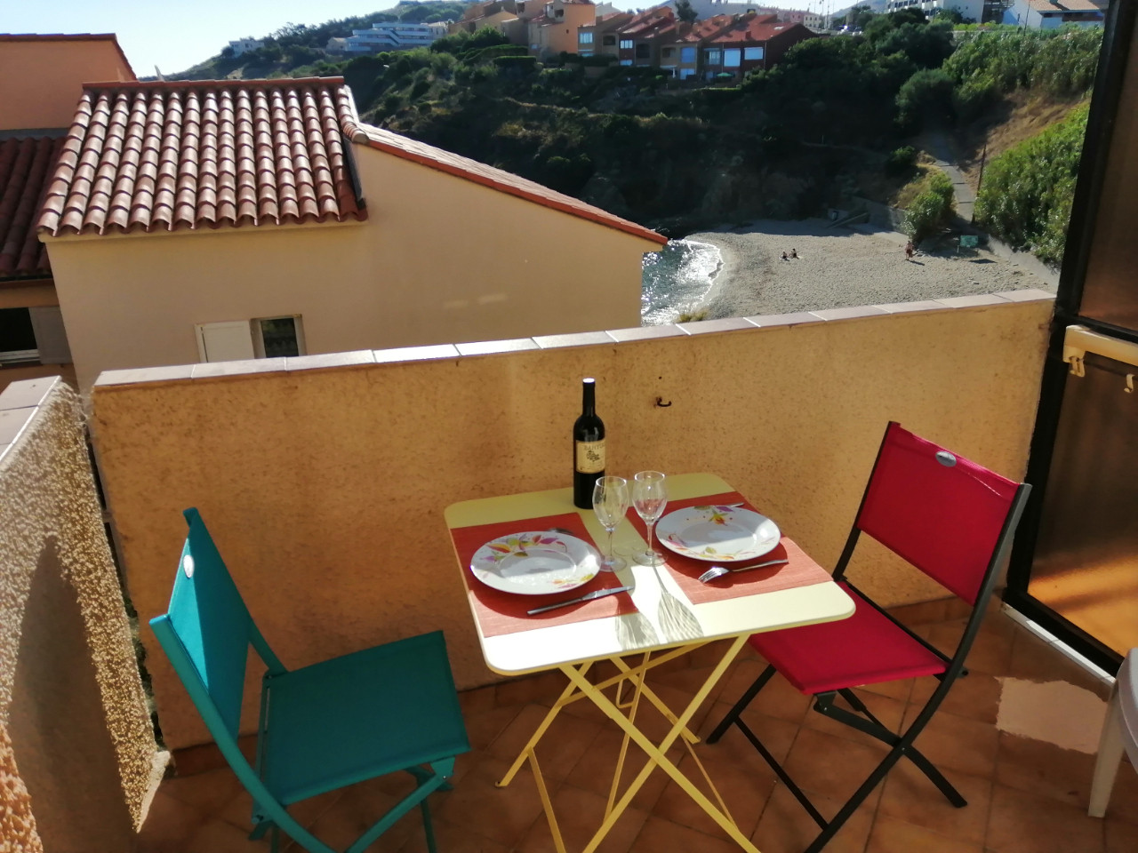 Logement GreenGo: Petit appartement au dessus d'une plage, les pieds dans l'eau