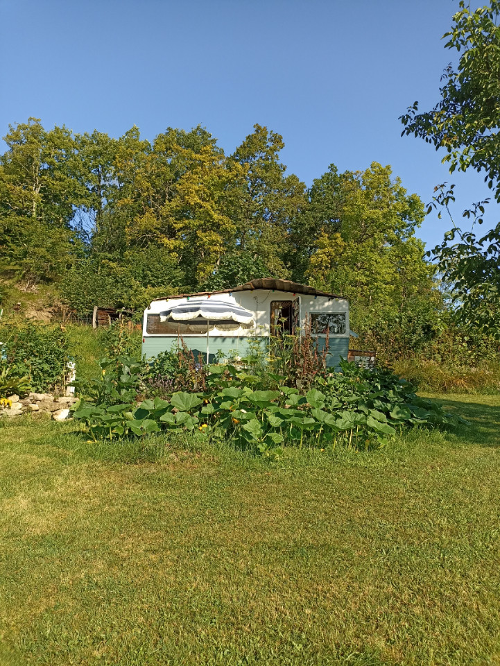 Une caravane cosy en pleine nature