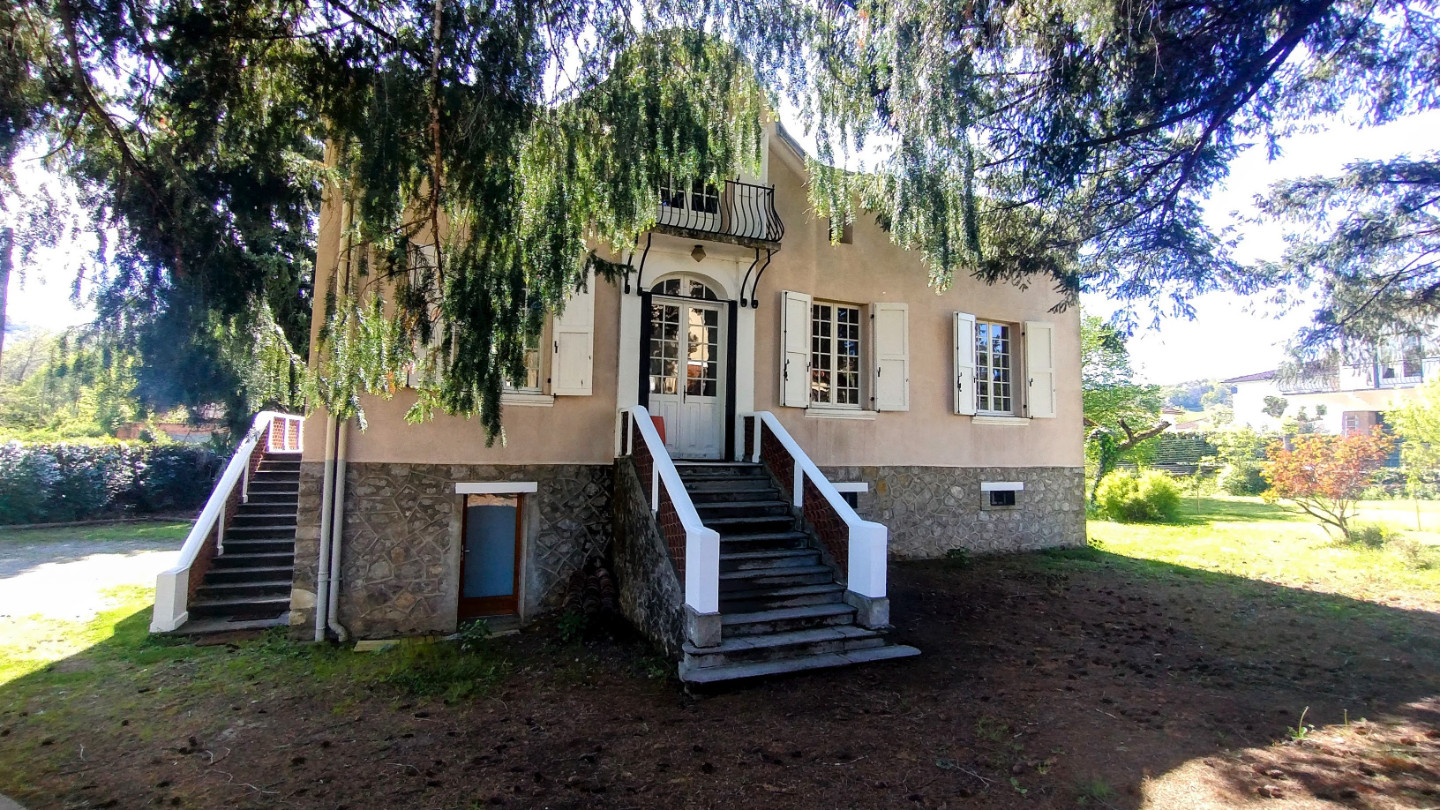 GreenGo Skycircuitvilla 4* : Demeure de caractère avec chambres adaptables, aux portes de l'histoire