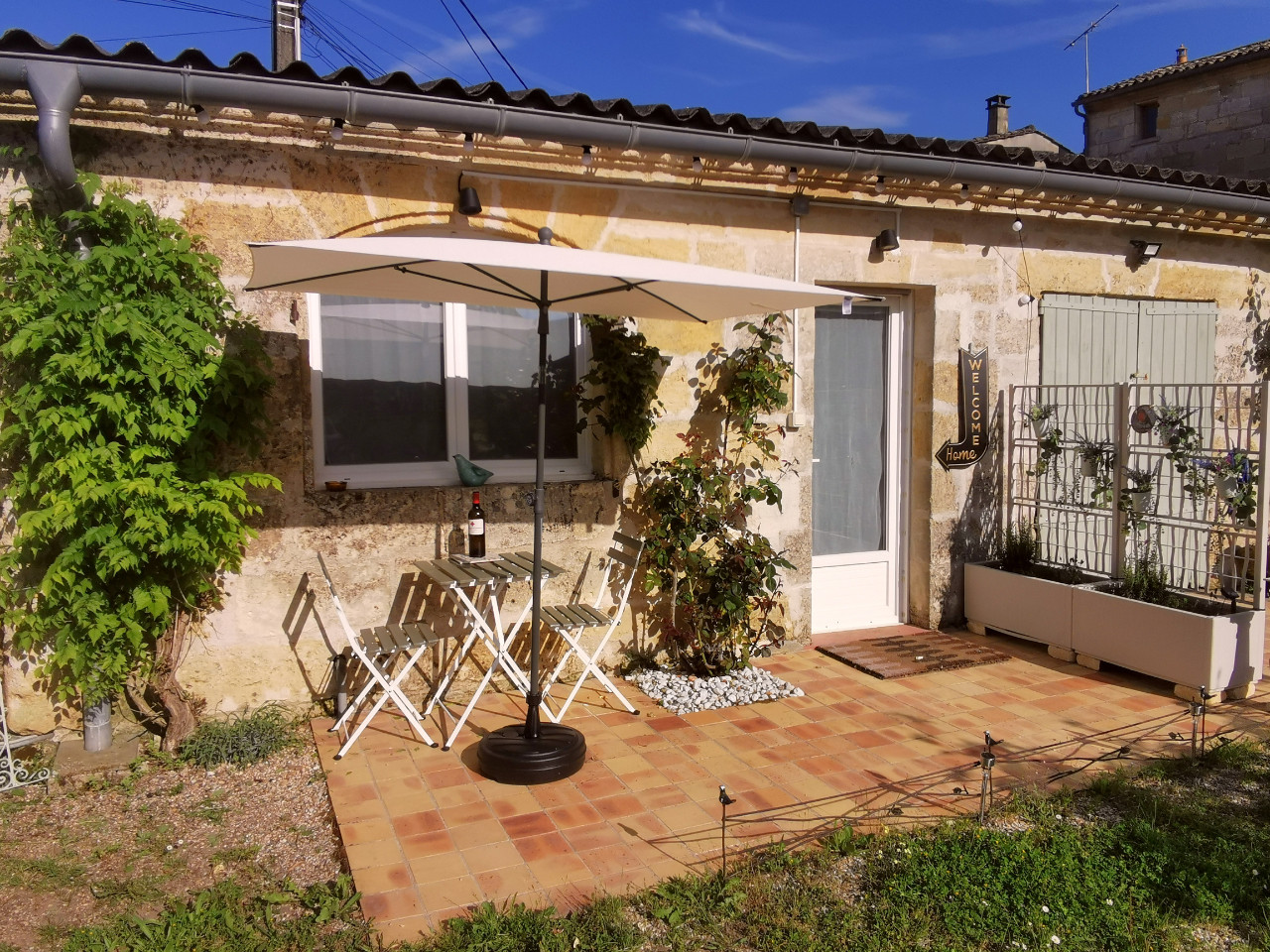 Gîte indépendant 2 personnes, confortable, 5km Saint-Émilion