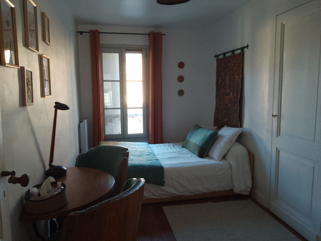 Chambre en face de l'abbaye