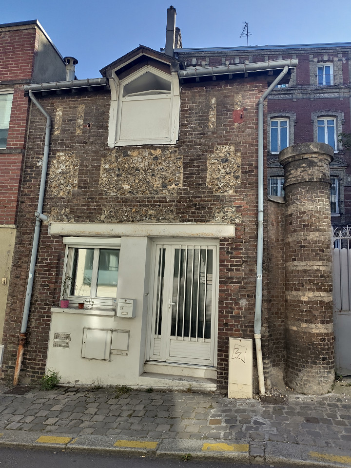 Maison fraîche en été, centrale et confortable