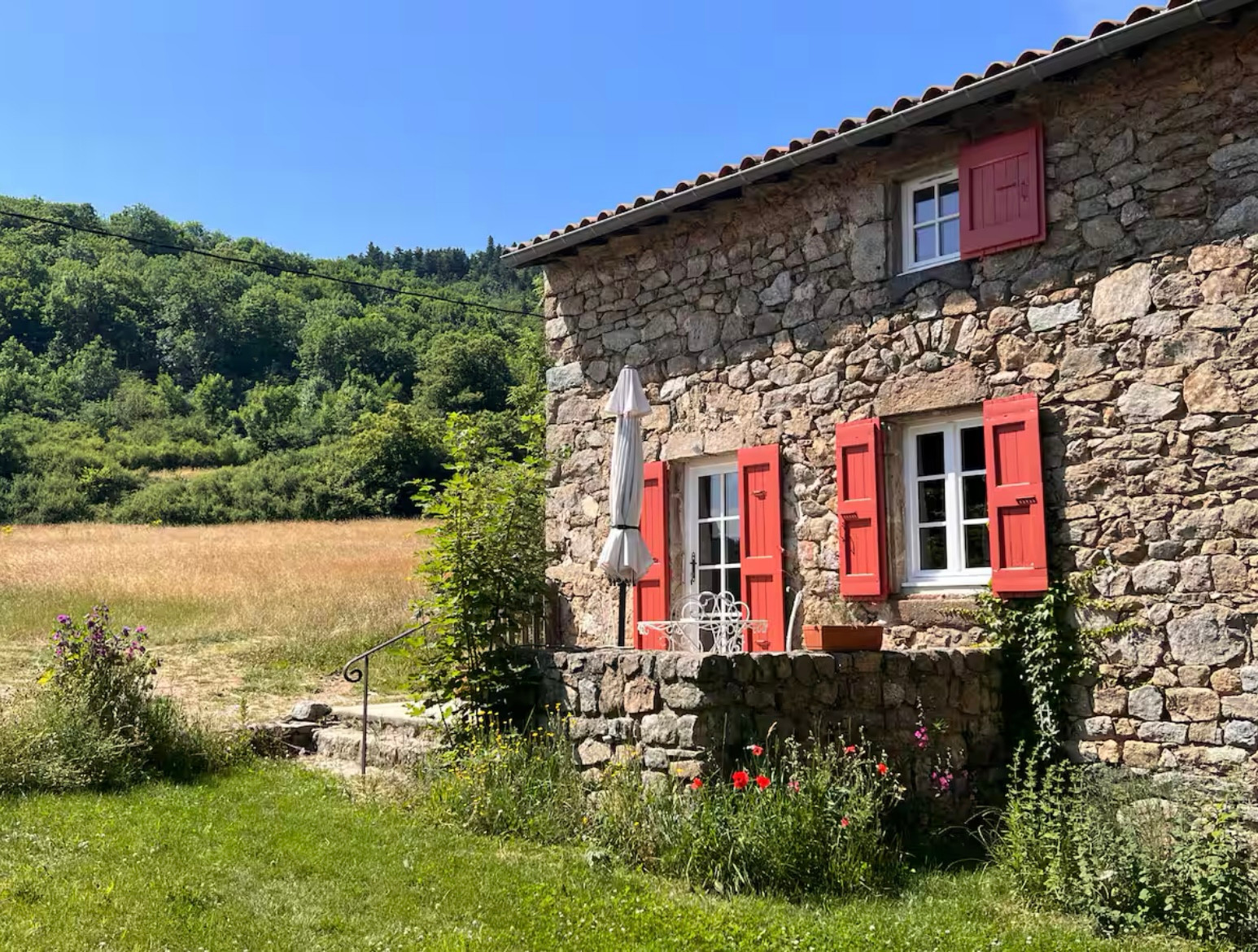Petite ferme cosy entre prés et forêts, calme absolu