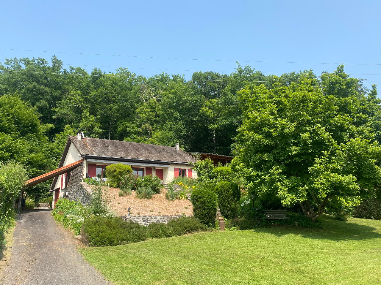 La Maison de Longayroux - Gîte 3* face au Lac - Cantal- Pays de Salers