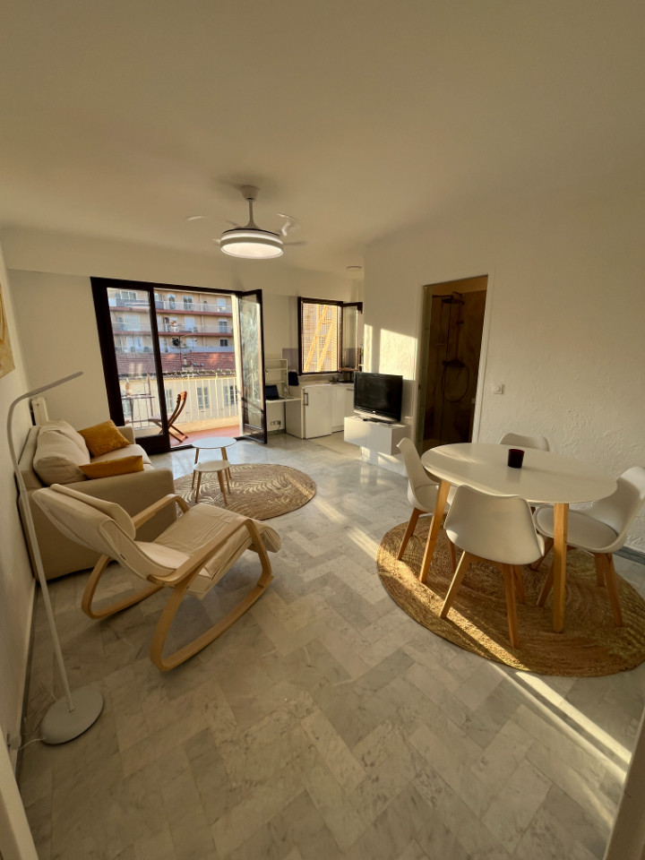 Studio lumineux et spacieux