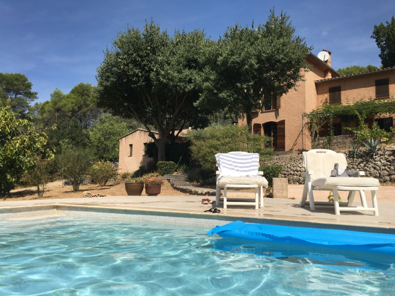 GreenGo Mas provençal familial dans un petit vallon proche d'un ravissant village pour 6 adultes et 2 petits