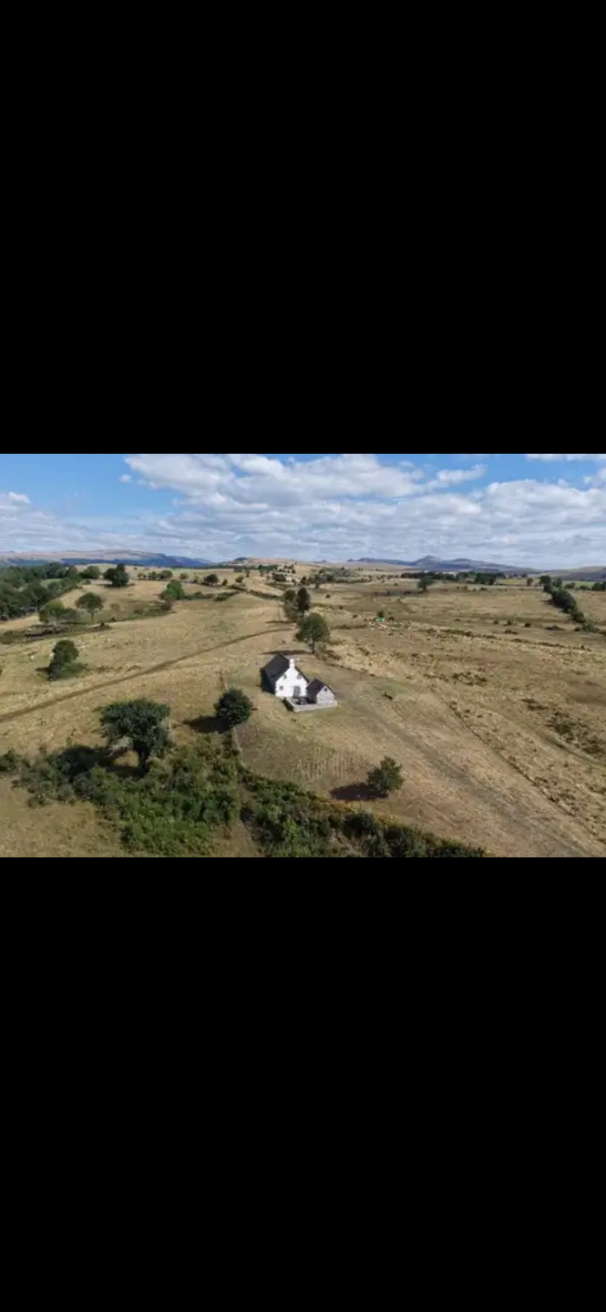 Logement insolite Cantal À la campagne