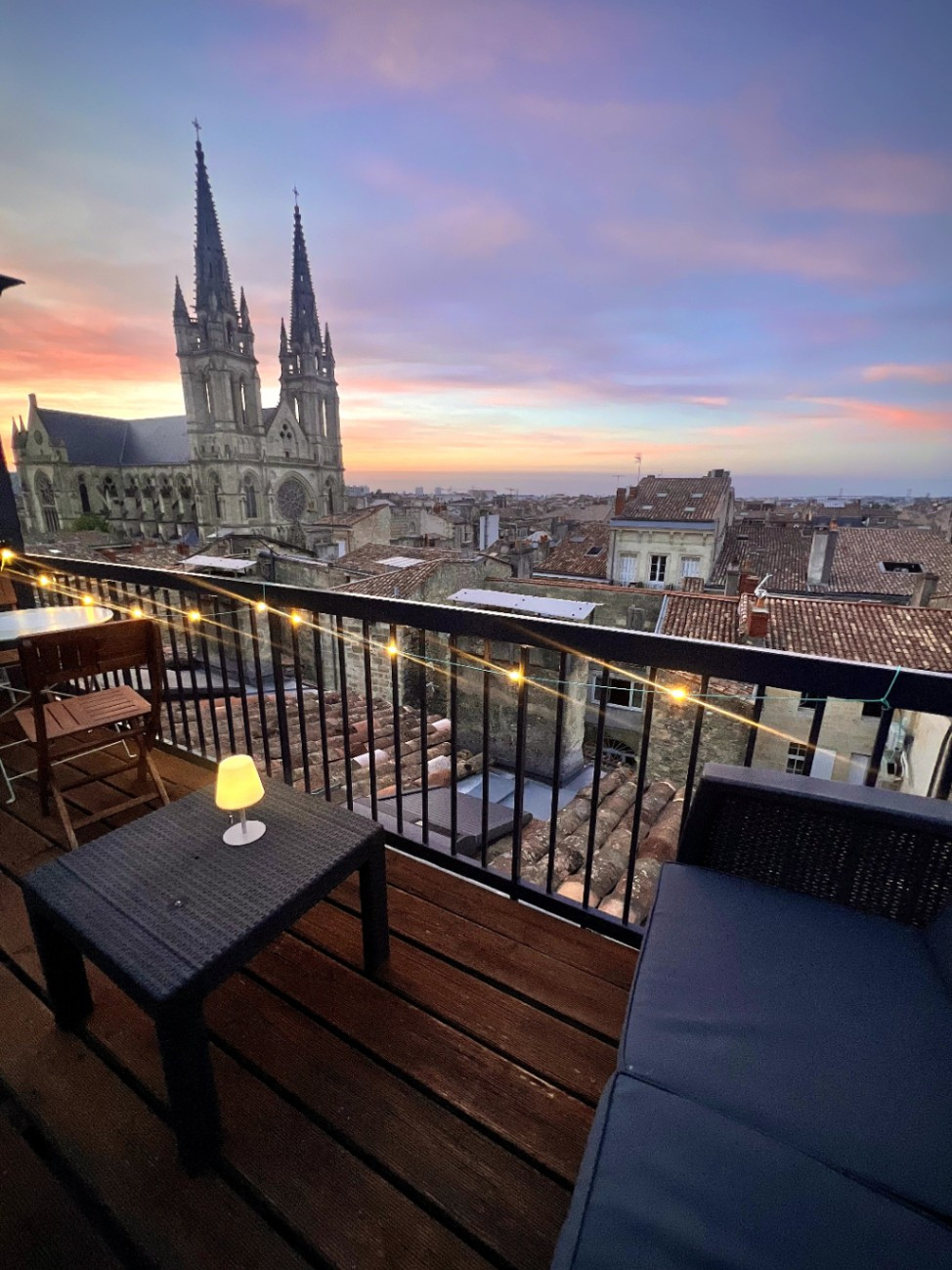 Rooftop privé avec vue sur Bordeaux • Clim