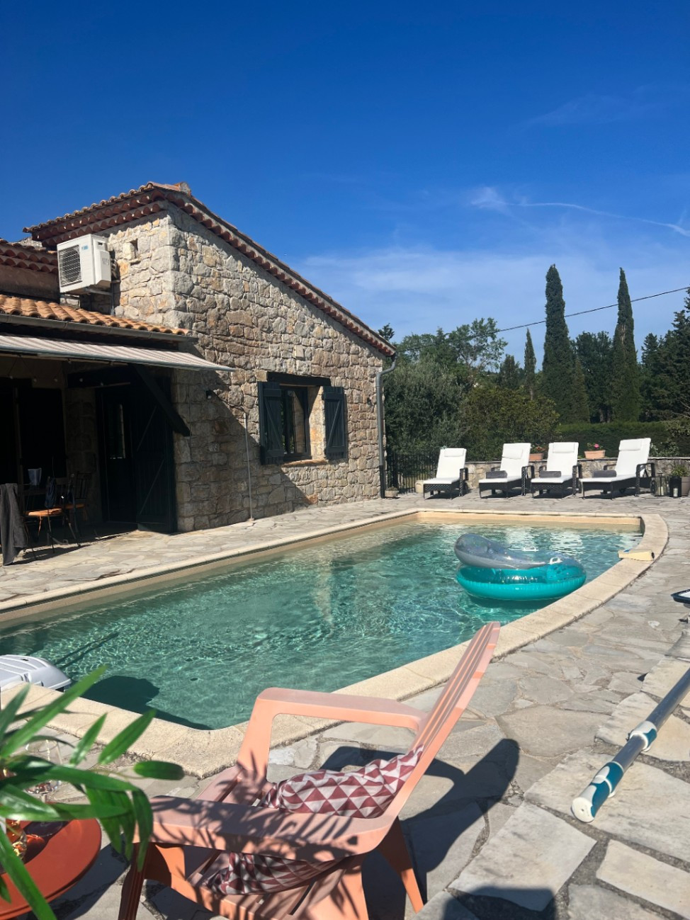 Villa 3 ch. 130m² Piscine privée chauffée, jardin arboré, terrain de pétanque