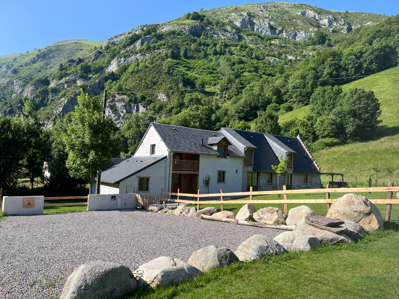 GreenGo Gîte la Bergerie de Trassouet, Jacuzzi, ski, randonnées...