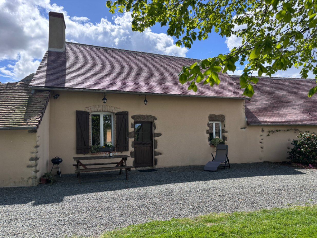 Maison de campagne indépendante dans notre cour