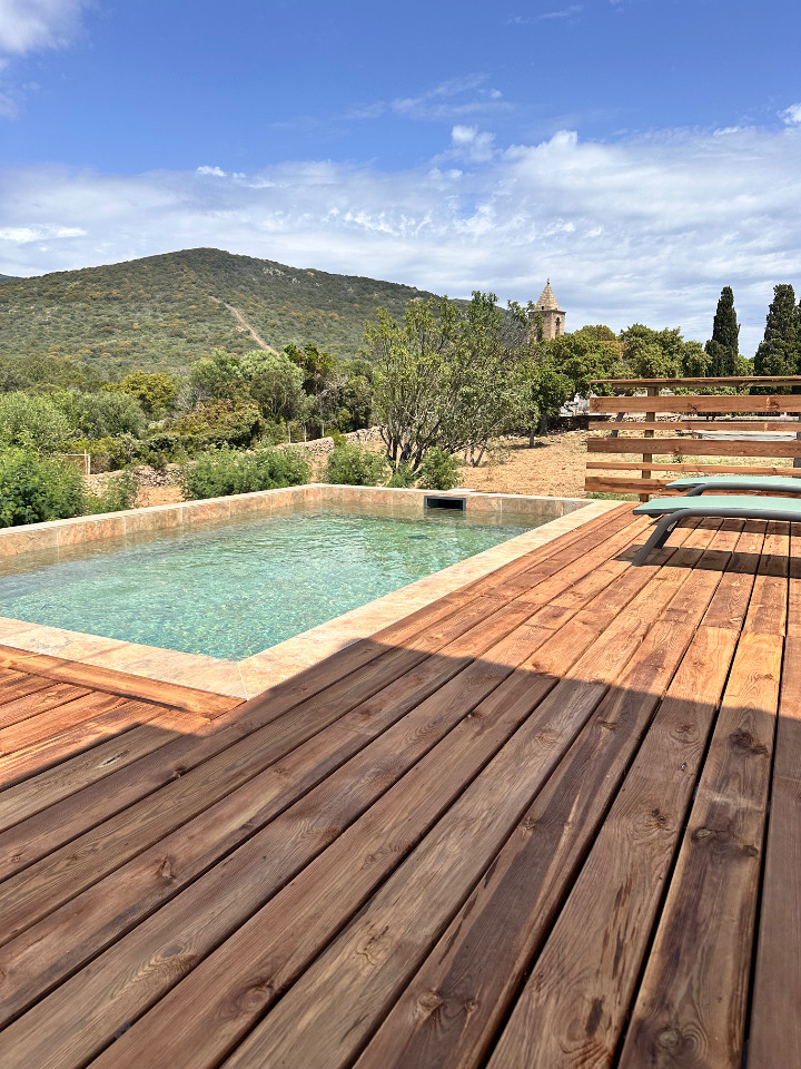 Sposata- maison en pierre, jardin et piscine privée chauffée
