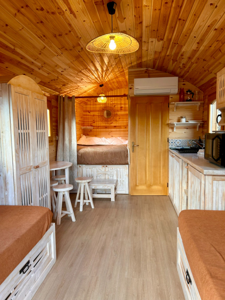 GreenGo Domaine de la Mance - Roulotte avec petit-déjeuner. Bain nordique en supplément