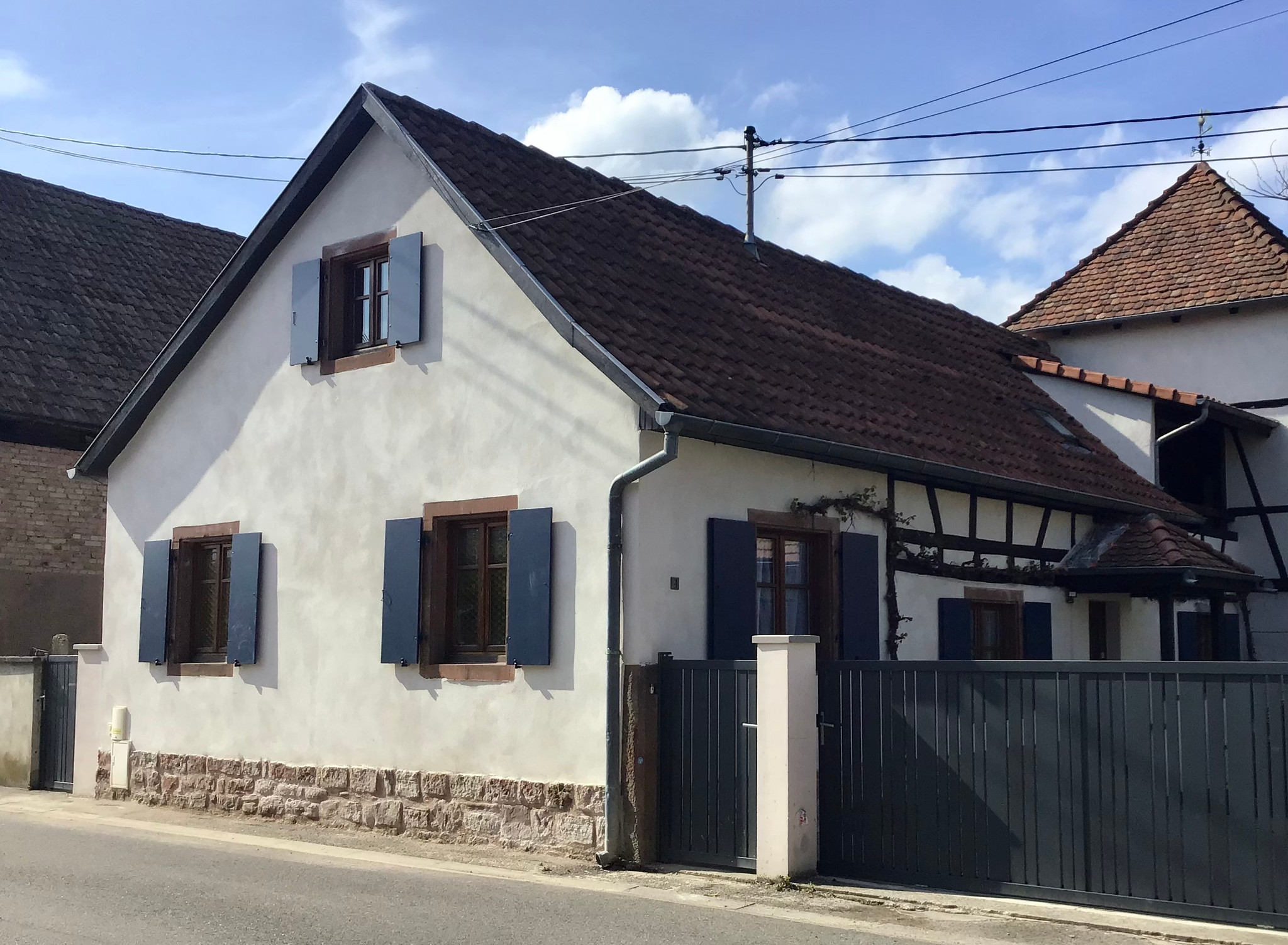 La maison aux volets bleus
