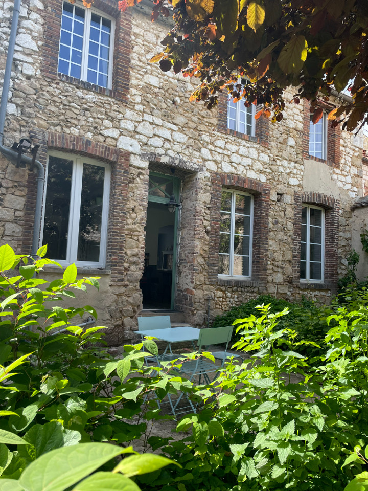 GreenGo Grande maison de village bourguignonne à moins de 2h de Paris