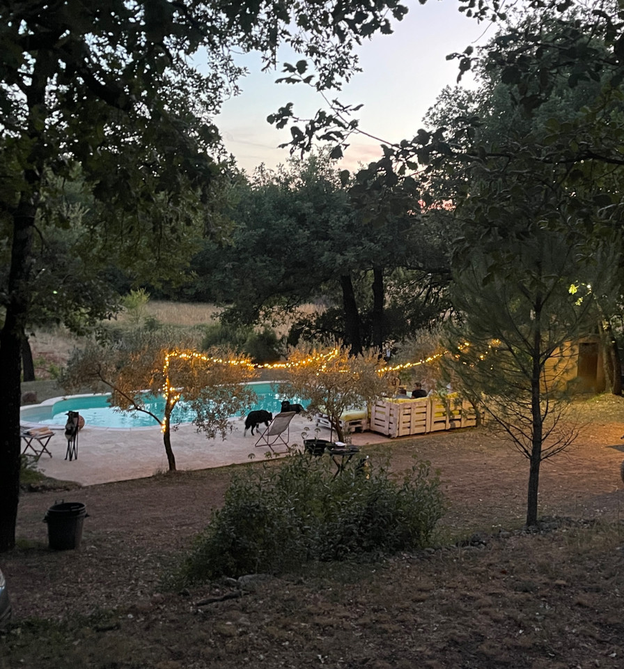 Maison et animaux au calme en Provence verte