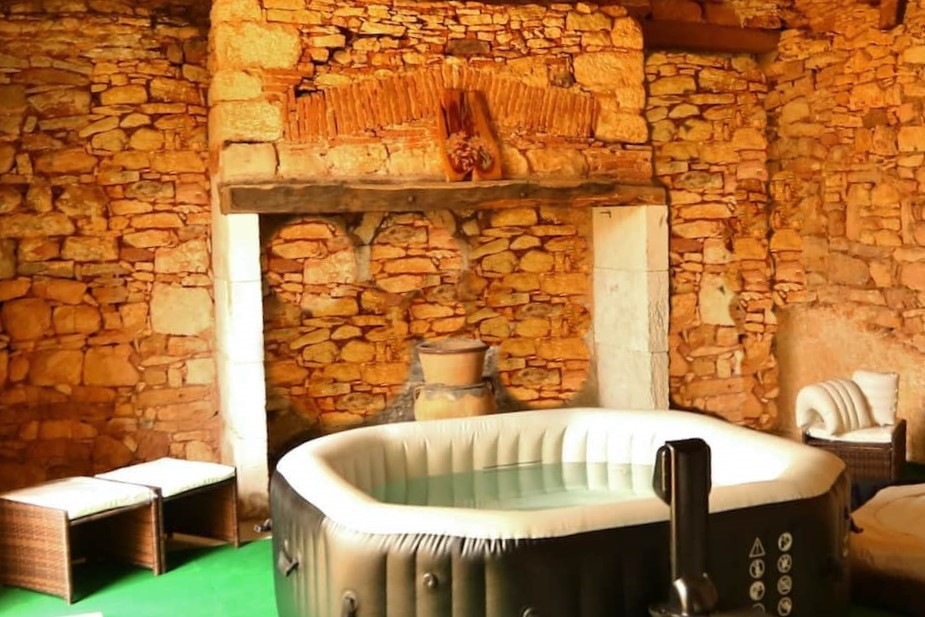 Bonaguil Holidays entre Occitanie et Aquitaine