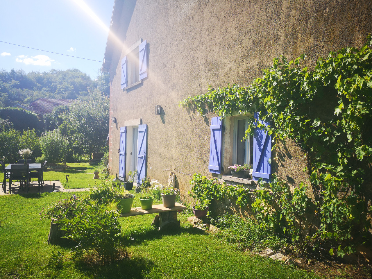 Le nid qui danse, gîte cocon nature avec jardin à la campagne proche Vesoul - groupe 10-14 personnes