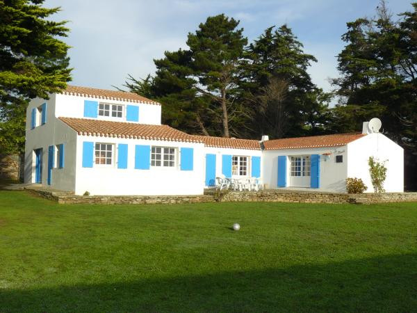 GreenGo Villa la F'nouil - Ile d'Yeu :  située en bord de mer avec un accès direct à la plage de Ker chalon