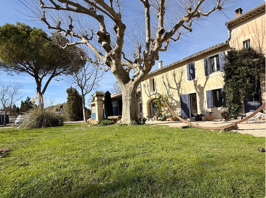 La Vieille Ecurie : un havre de paix au cœur d'un mas provençal