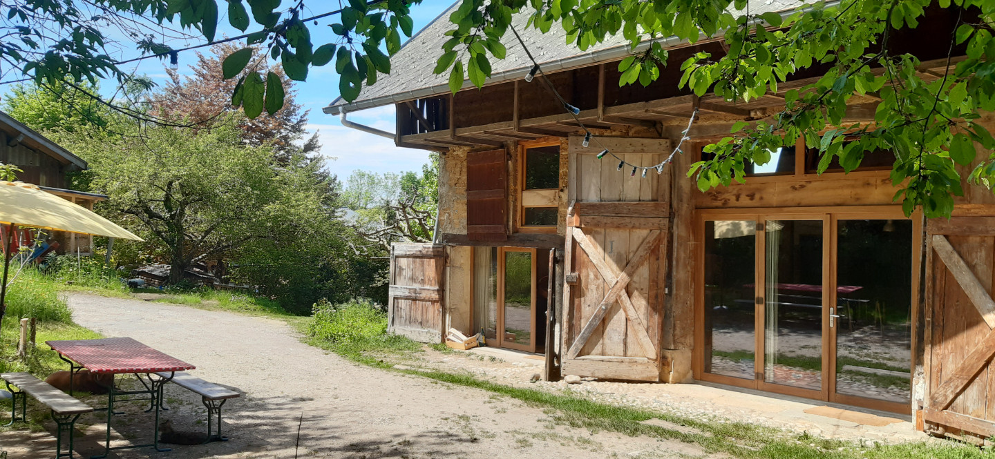 Logement GreenGo: Le Repaire: grange insolite, asile de création