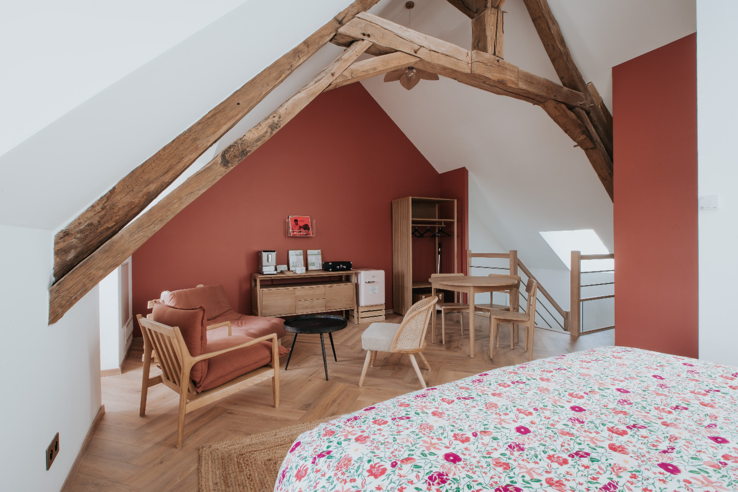 Logement GreenGo: Les Grands Chaillots • Grande chambre avec vue vignes