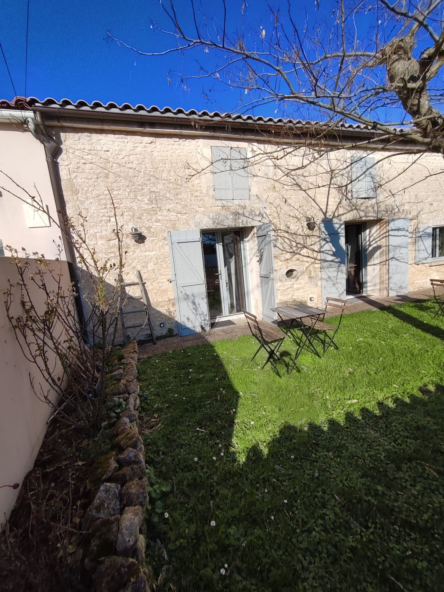 Chambre d'hôtes avec cuisine et salle d'eau privatives
