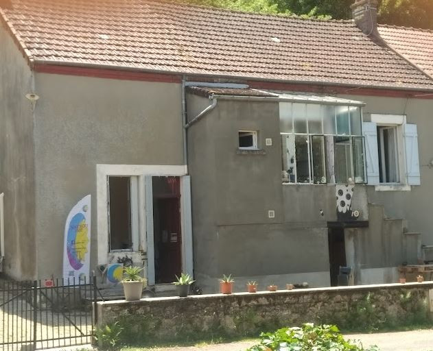 GreenGo Nathou issy Alvi : Maison à l'ancienne avec terrain , animaux bienvenus