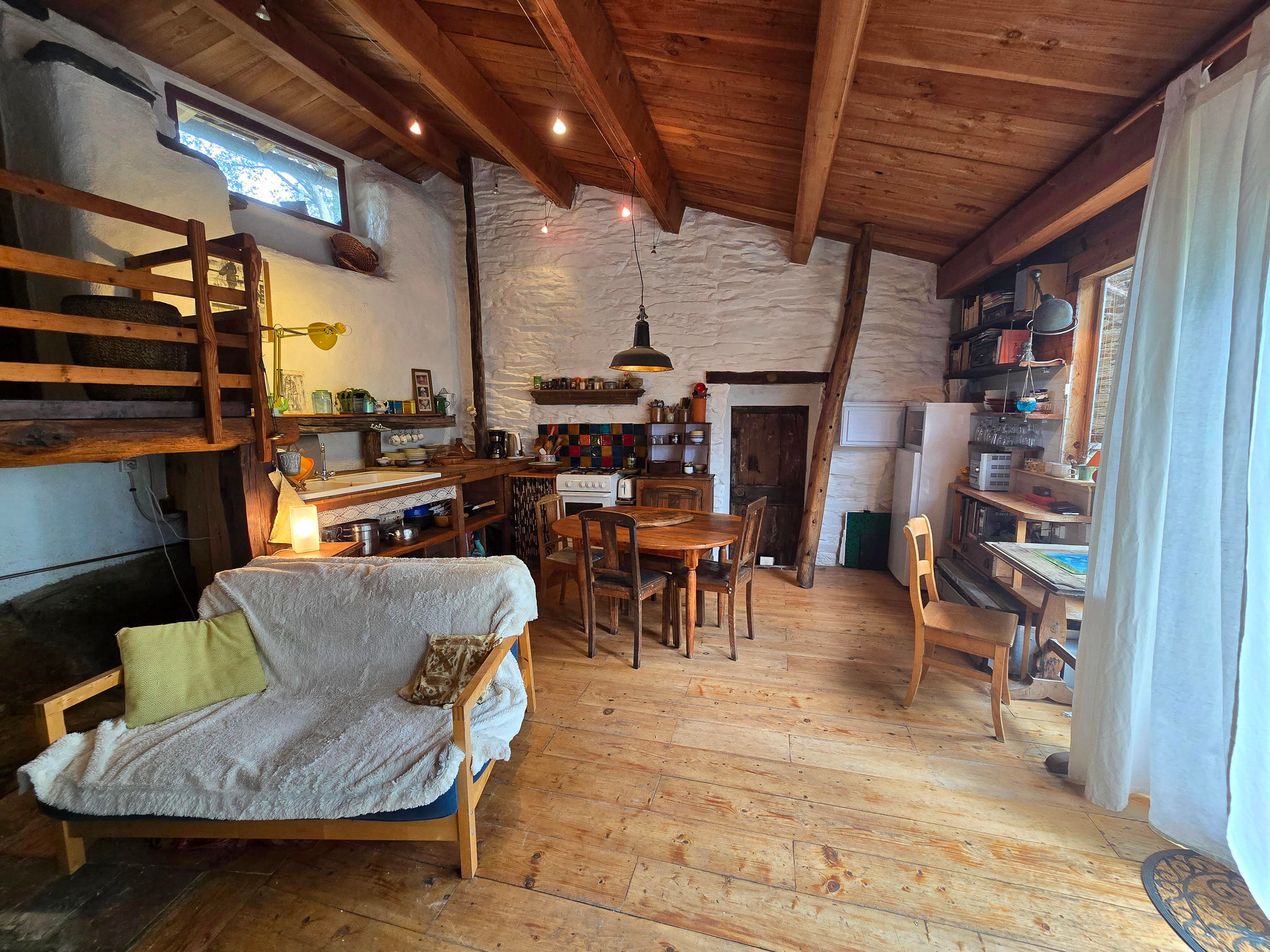 Logement insolite Ardèche En forêt