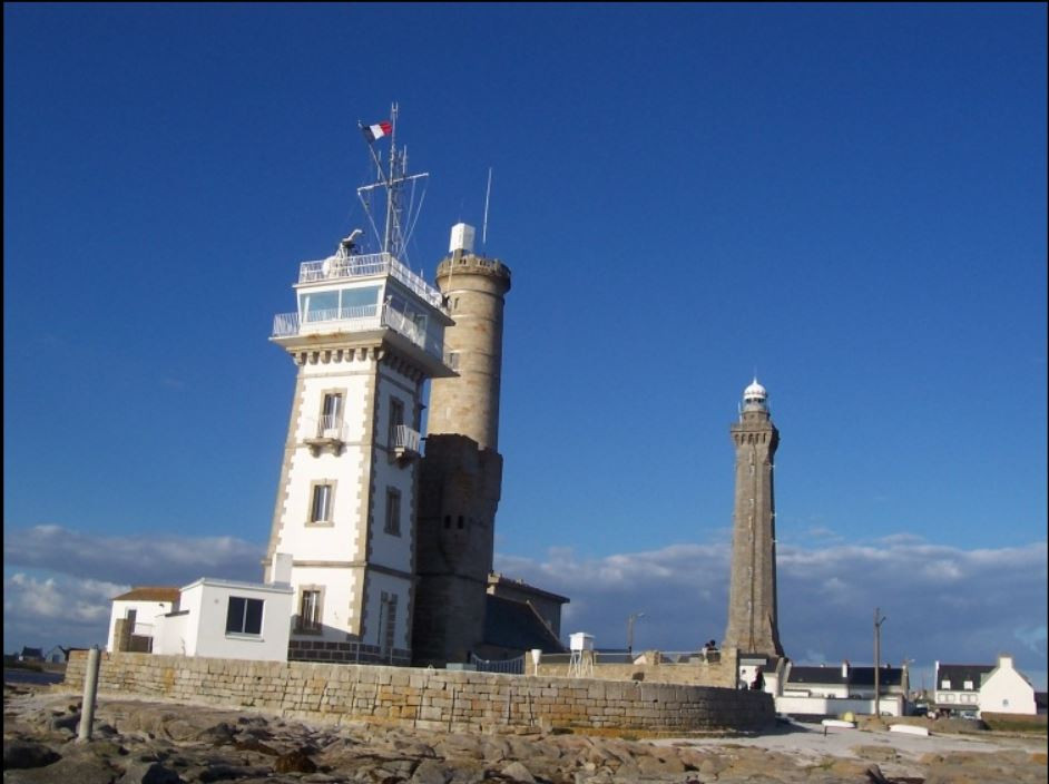 Maison de pêcheur au pied du phare d'Eckmühl,à 100m de la mer