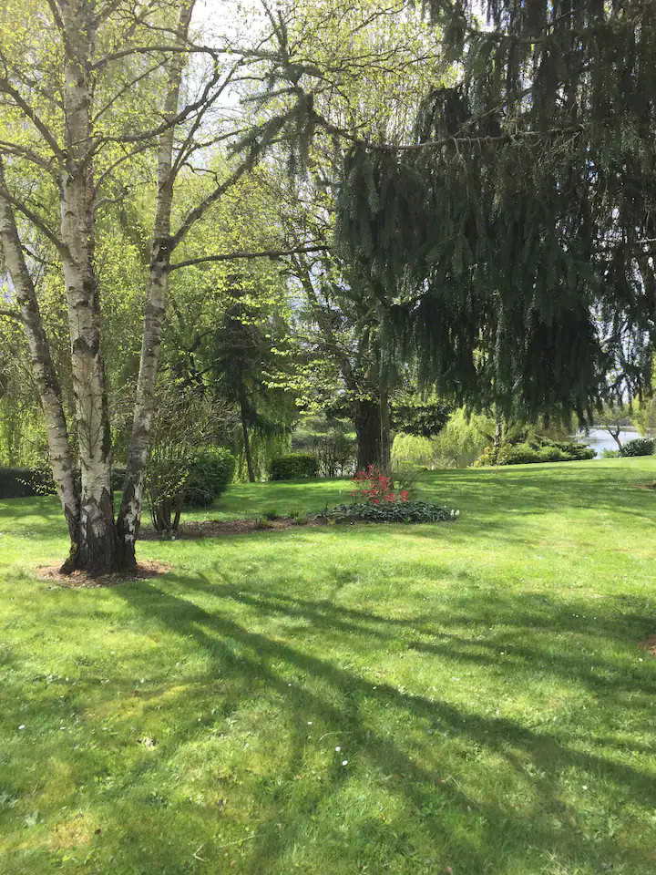 GreenGo Petite maison dans un jardin au bord de la rivière.