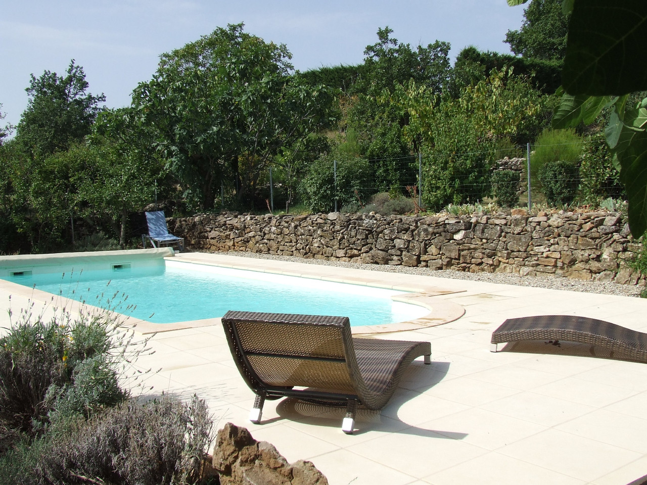 GreenGo Gite Mas la figuière piscine climatisation situé ds carrefour touristique nature site protégé