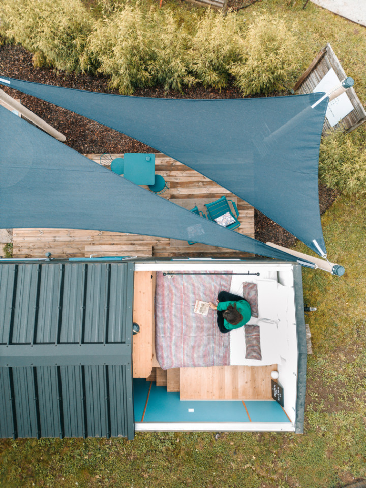Logement GreenGo: Cabotte bleue • Tiny house avec toit ouvrant et bain nordique privatif