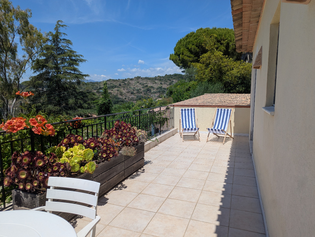 Hôte GreenGo: Haut de villa avec jardin privé plein pied - calme, plein ciel, parking privé