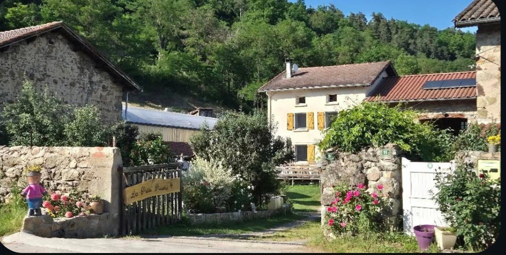 Les Petites Poussières