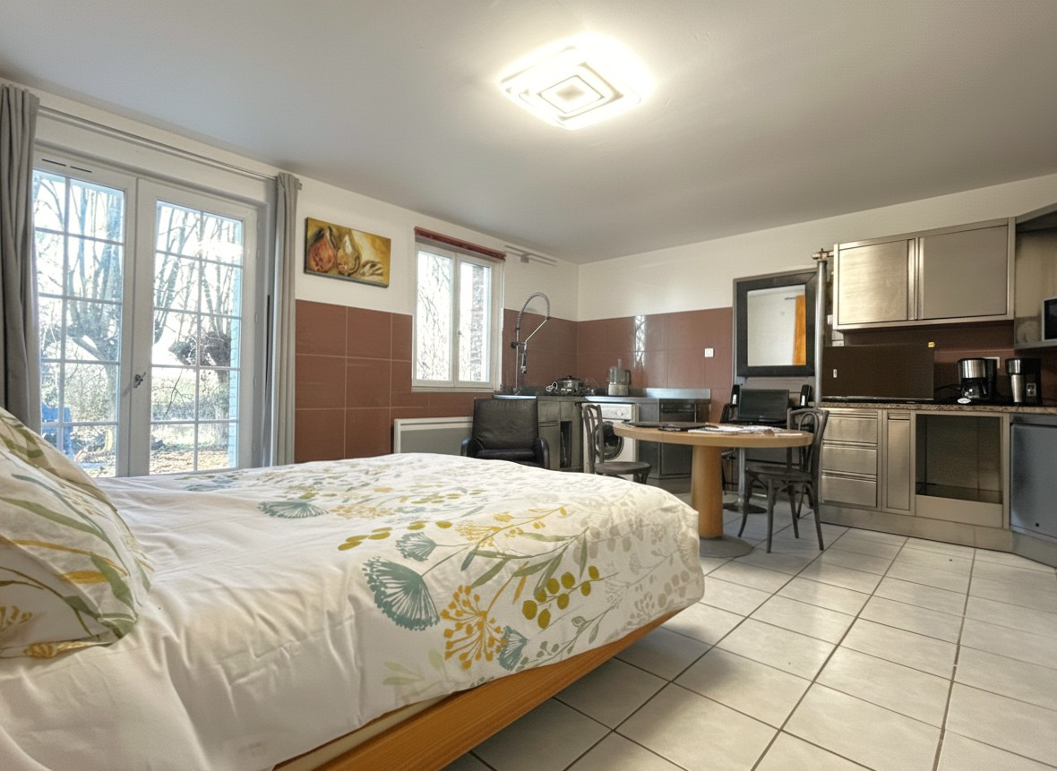 GreenGo Gîte Somme nature.com très grand studio design super équipé parc 4000 m2 avec âne; pas de chambre