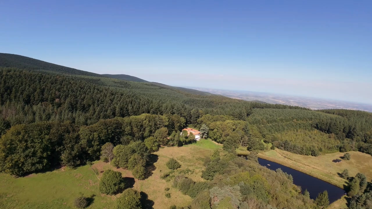 Source Emerald - Gite avec étang privé dans la forêt - 800m d'altitude