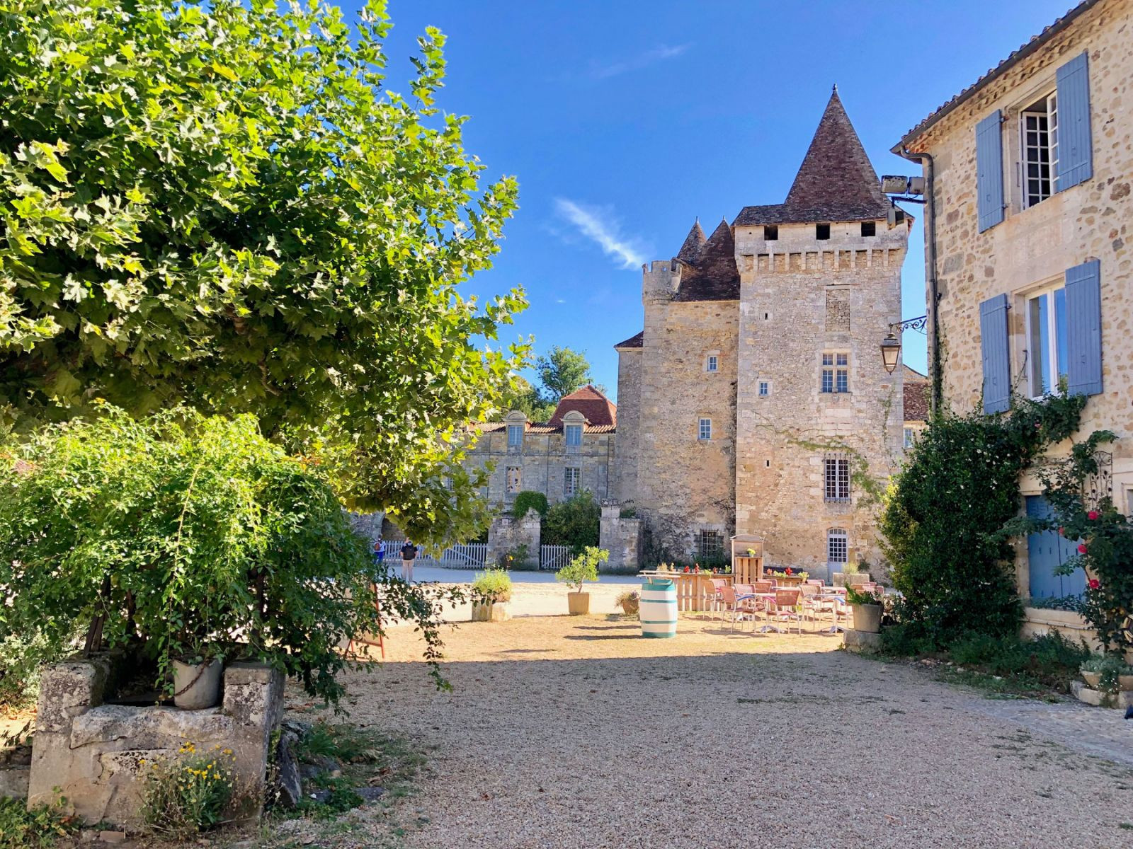 Saint-Jean-de-Côle, village étape de la Flow Vélo