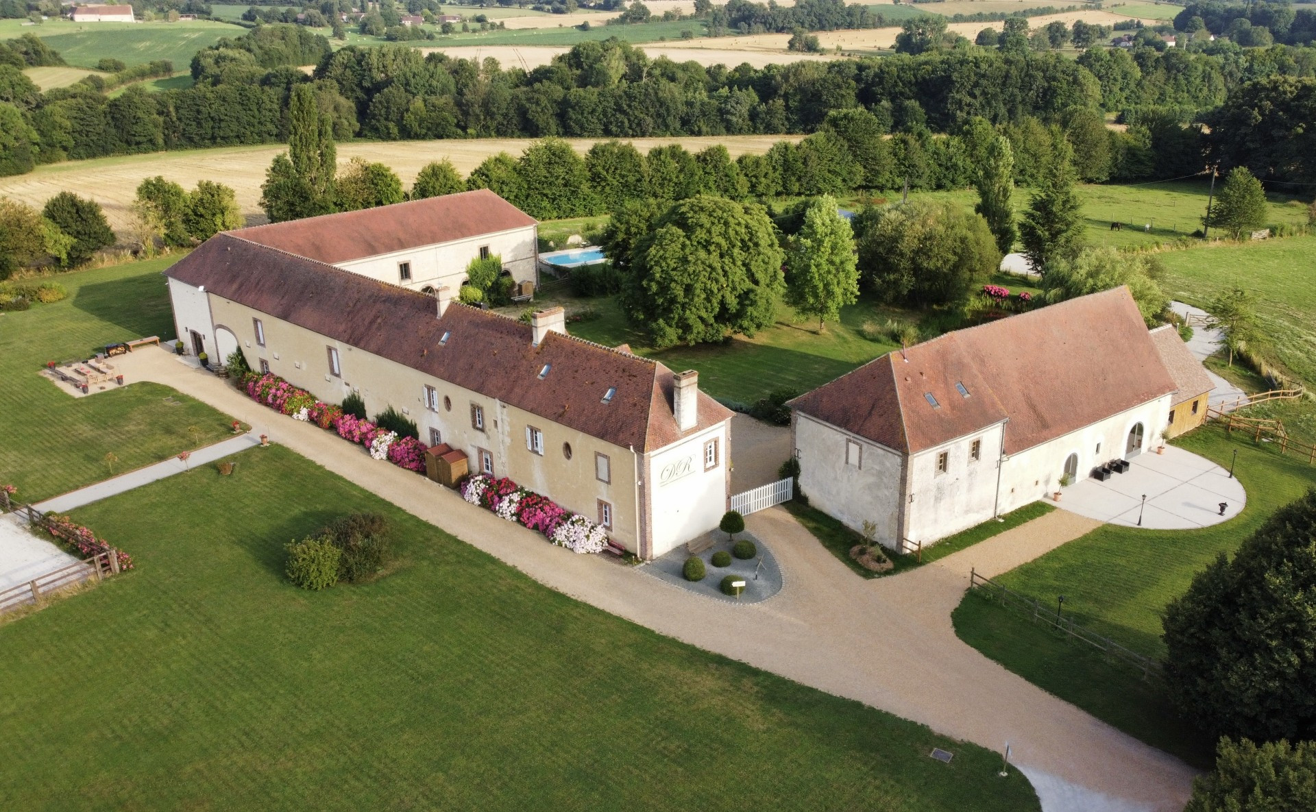 Domaine dans le Perche - 600m2 - 18 couchages - Piscine