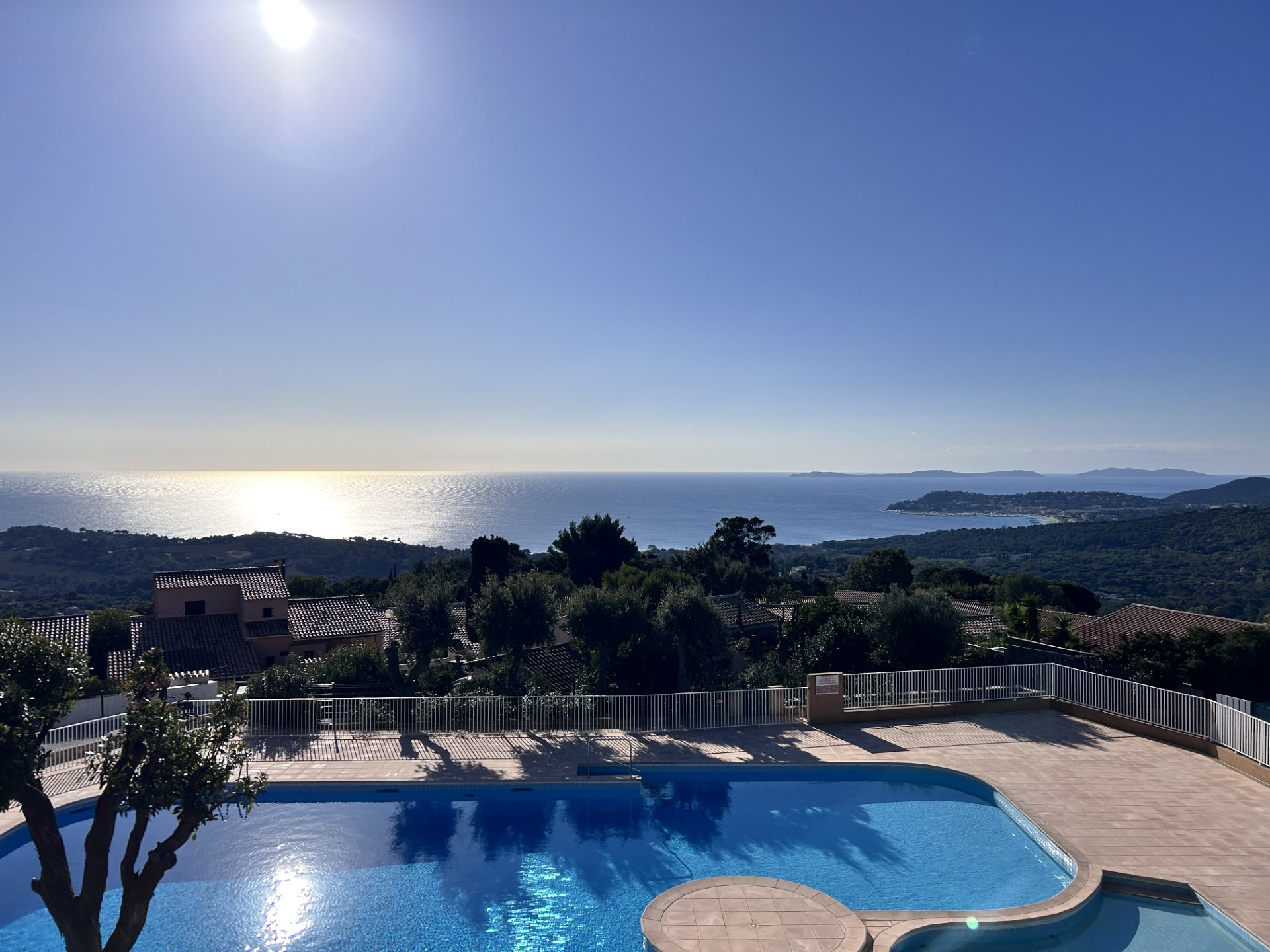 Studio Pool House la Croix Valmer Vue Mer Linge Inclus