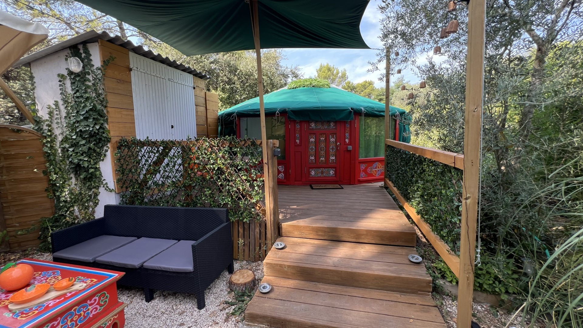 GreenGo Yourte tout confort tout inclus sans vis à vis avec Jacuzzi - Shangri-la-Roque