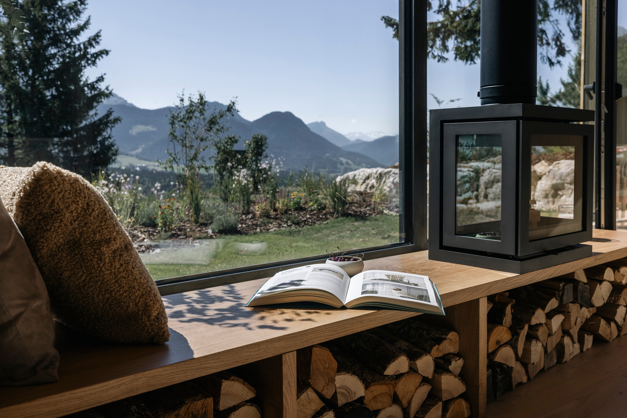 Unik Lodges Annecy - le Zénith - Nuit insolite avec vue sommets, baignoire double et sauna privé