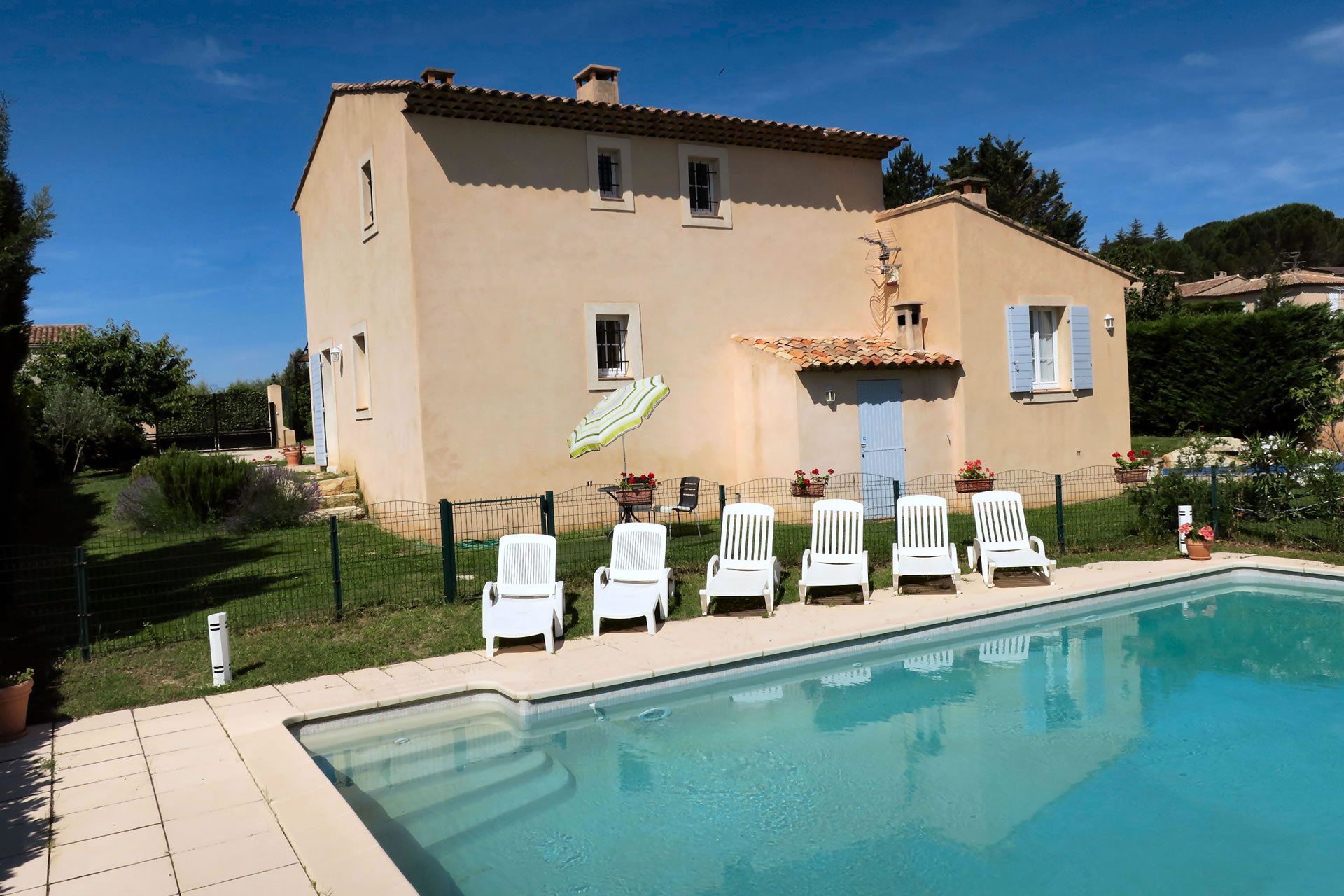 Le Refuge du Luberon : Gîte éco-responsable & piscine privée